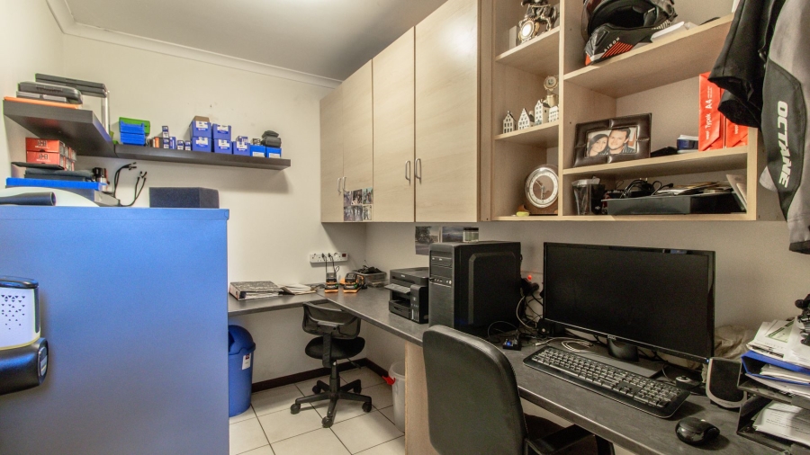 4 Bedroom Property for Sale in Middedorp Western Cape